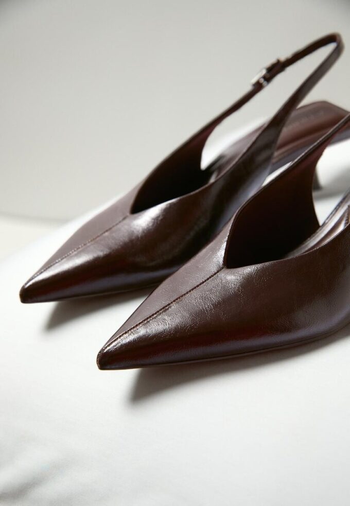 V-hals sko med høy hæl