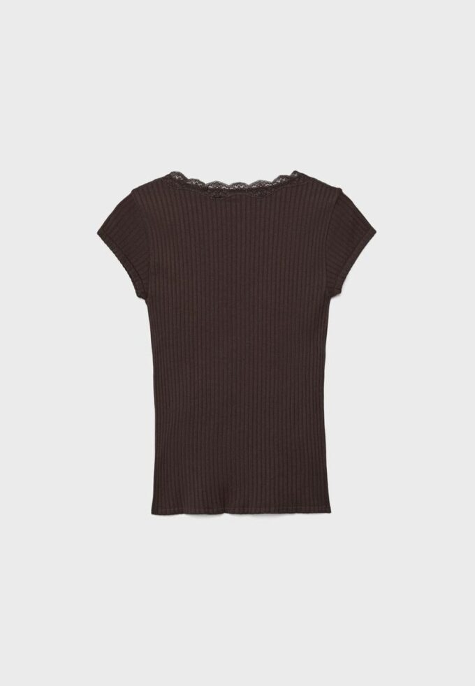 V-hals T-skjorte med blonder og korte ermer