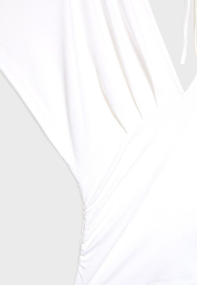 V-hals-topper med bånd