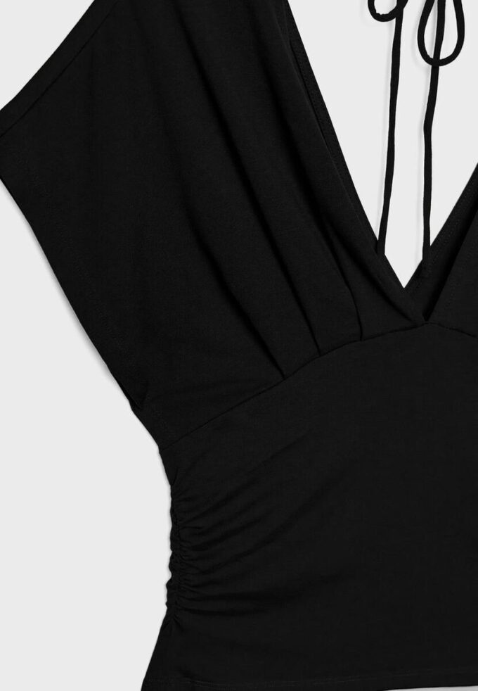 V-hals-topper med bånd