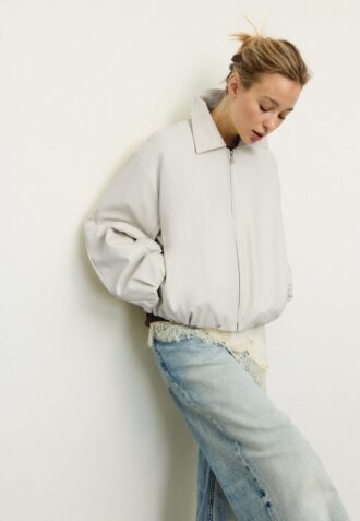 Vattert bomberjakke med skinnlook