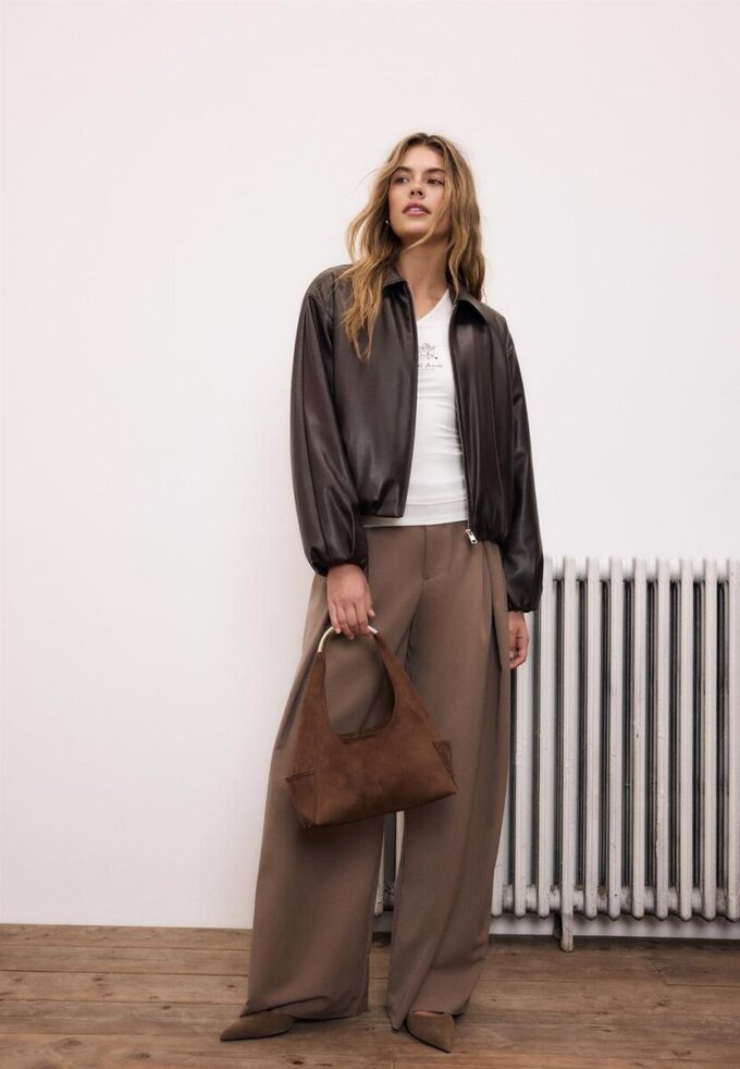 Vattert bomberjakke med skinnlook