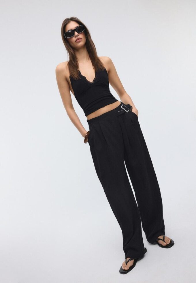 Velløpende bukser med spenne