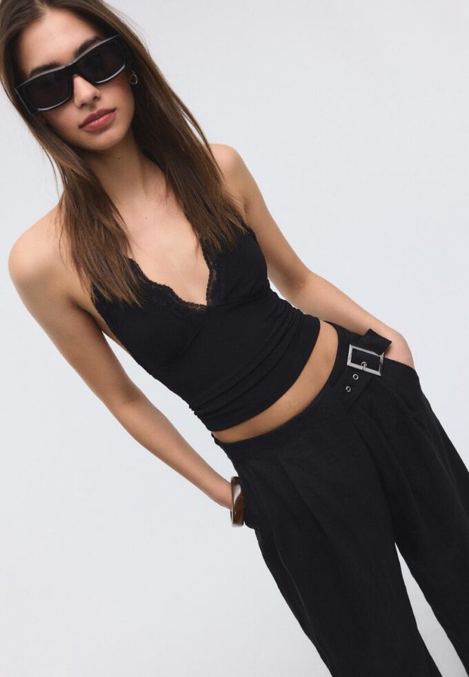 Velløpende bukser med spenne