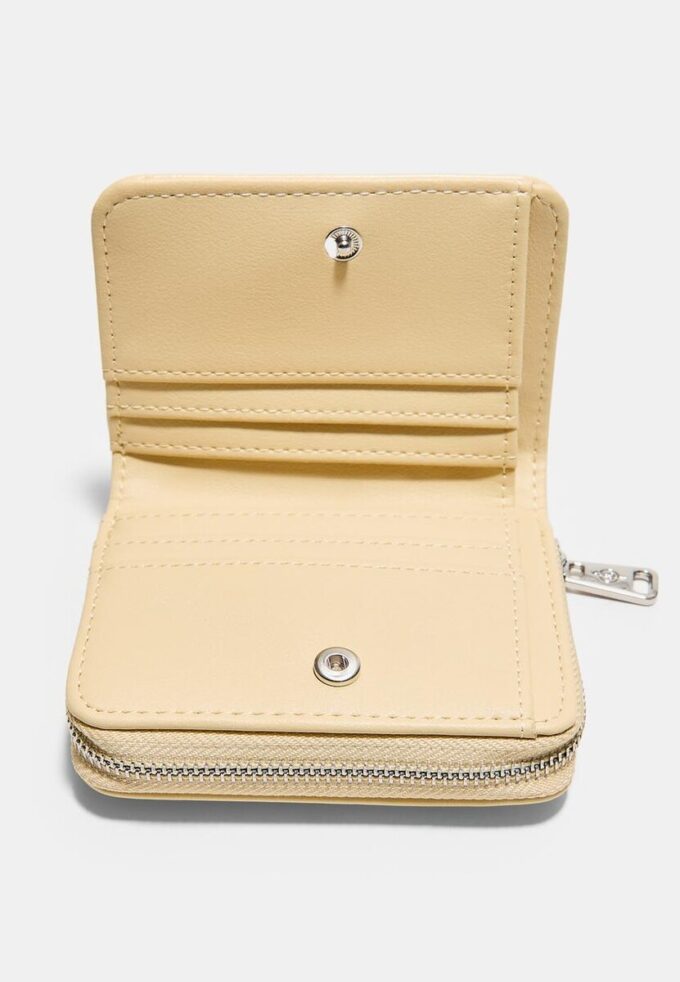 Veske med glidelås i skinnimitasjon