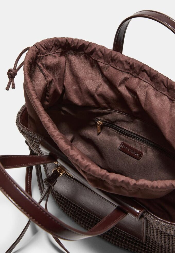 Veske med kurv-effekt